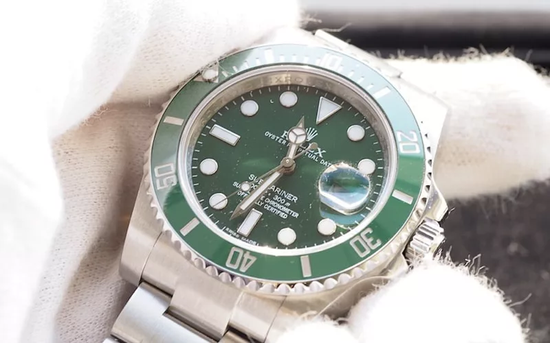ロレックス買取サブマリーナグリーン116610lv